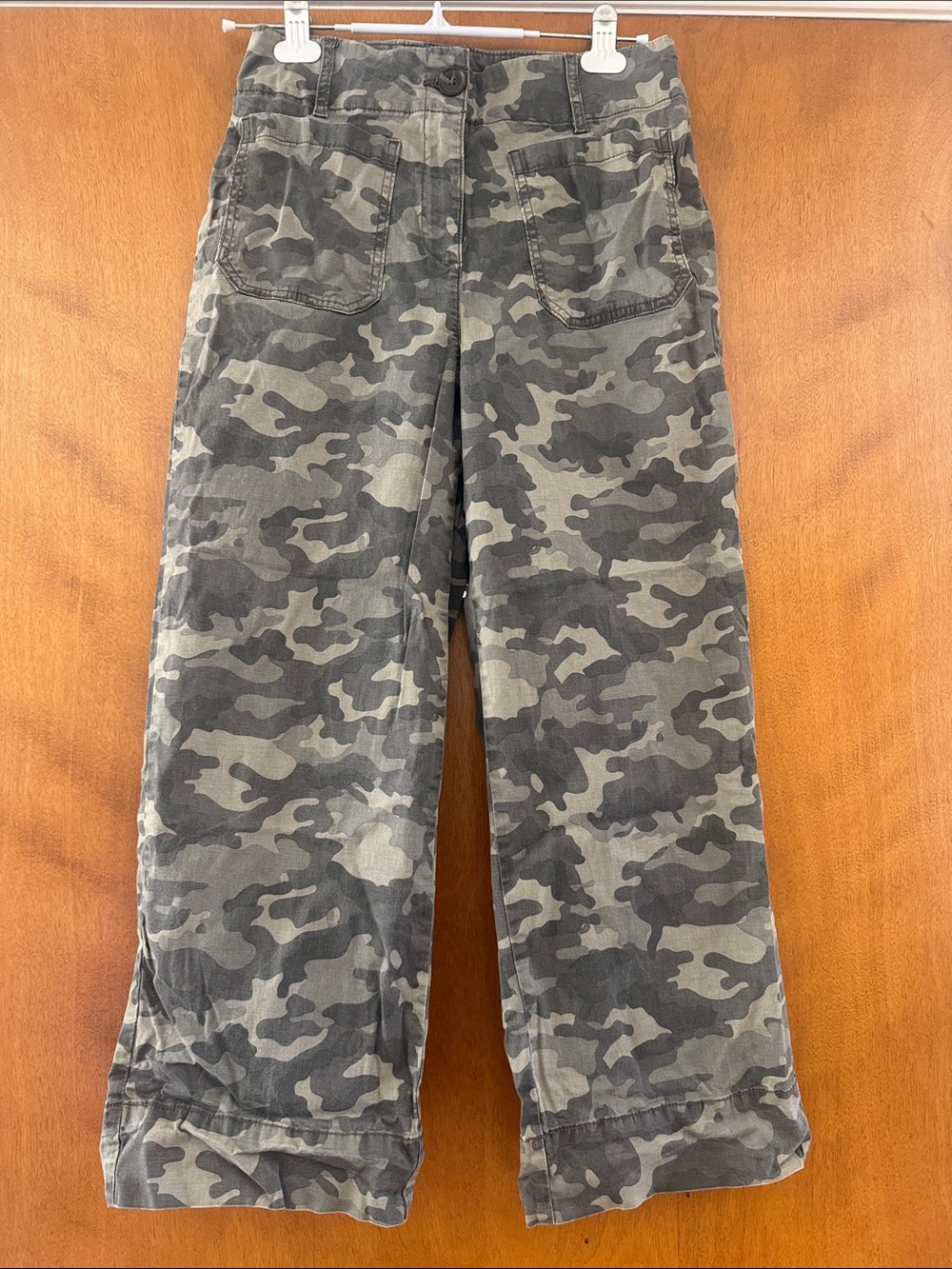 Nicole Miller women’s Camo Pants in Green and Gray size 6